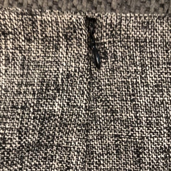 Liz Claiborne tweed pencil skirt.  Size 6 - Picture 4 of 6